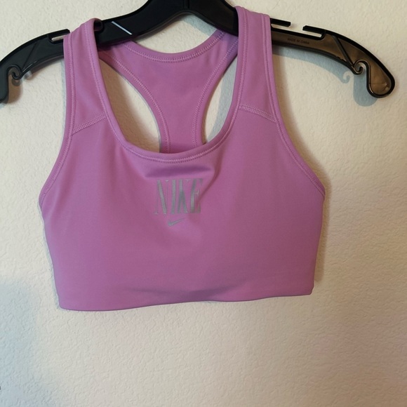 Nike Dri-Fit Purple Sports Bra Small Removable Padding - Picture 1 of 7